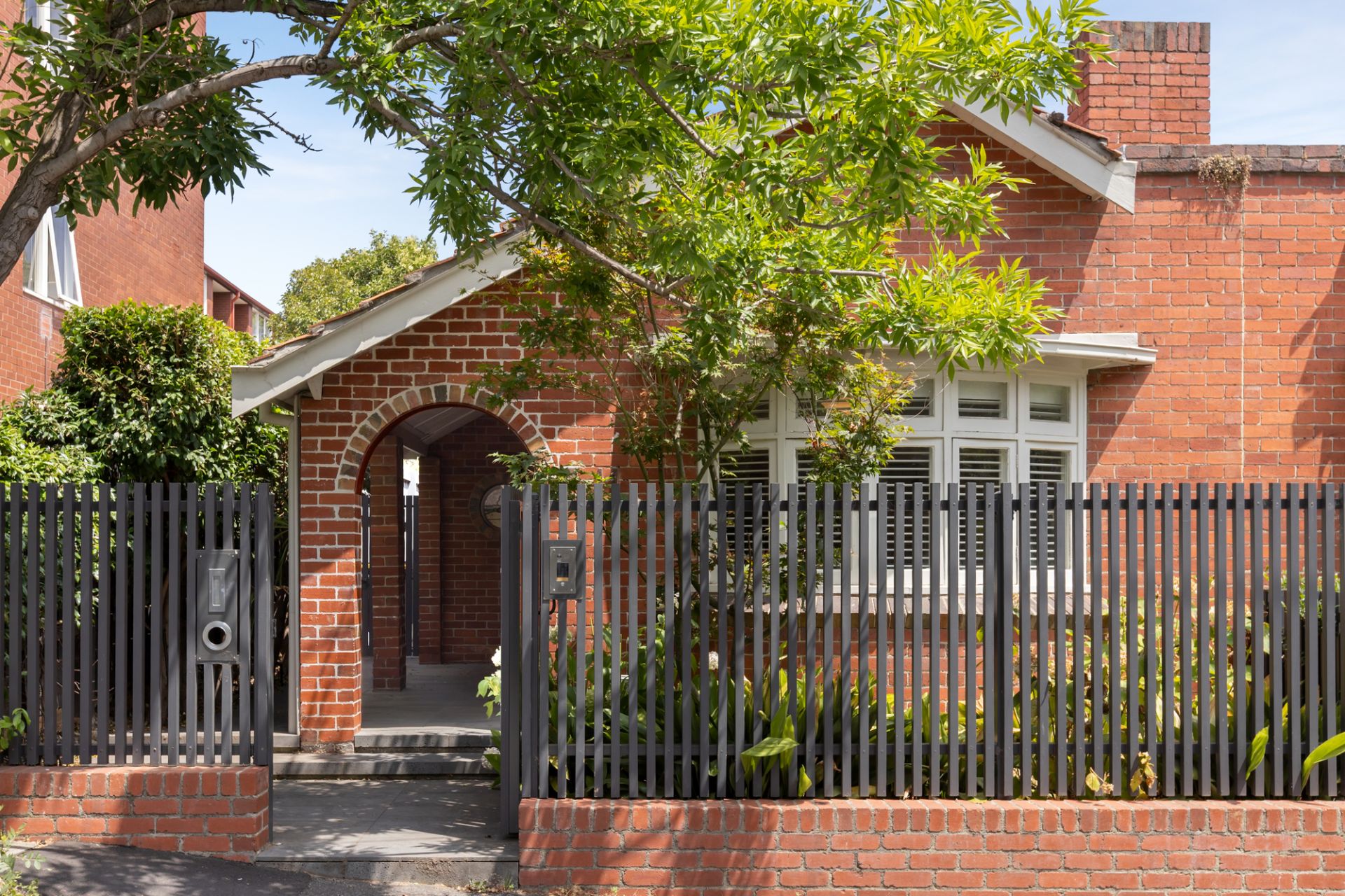 11 Canterbury Road, Toorak
