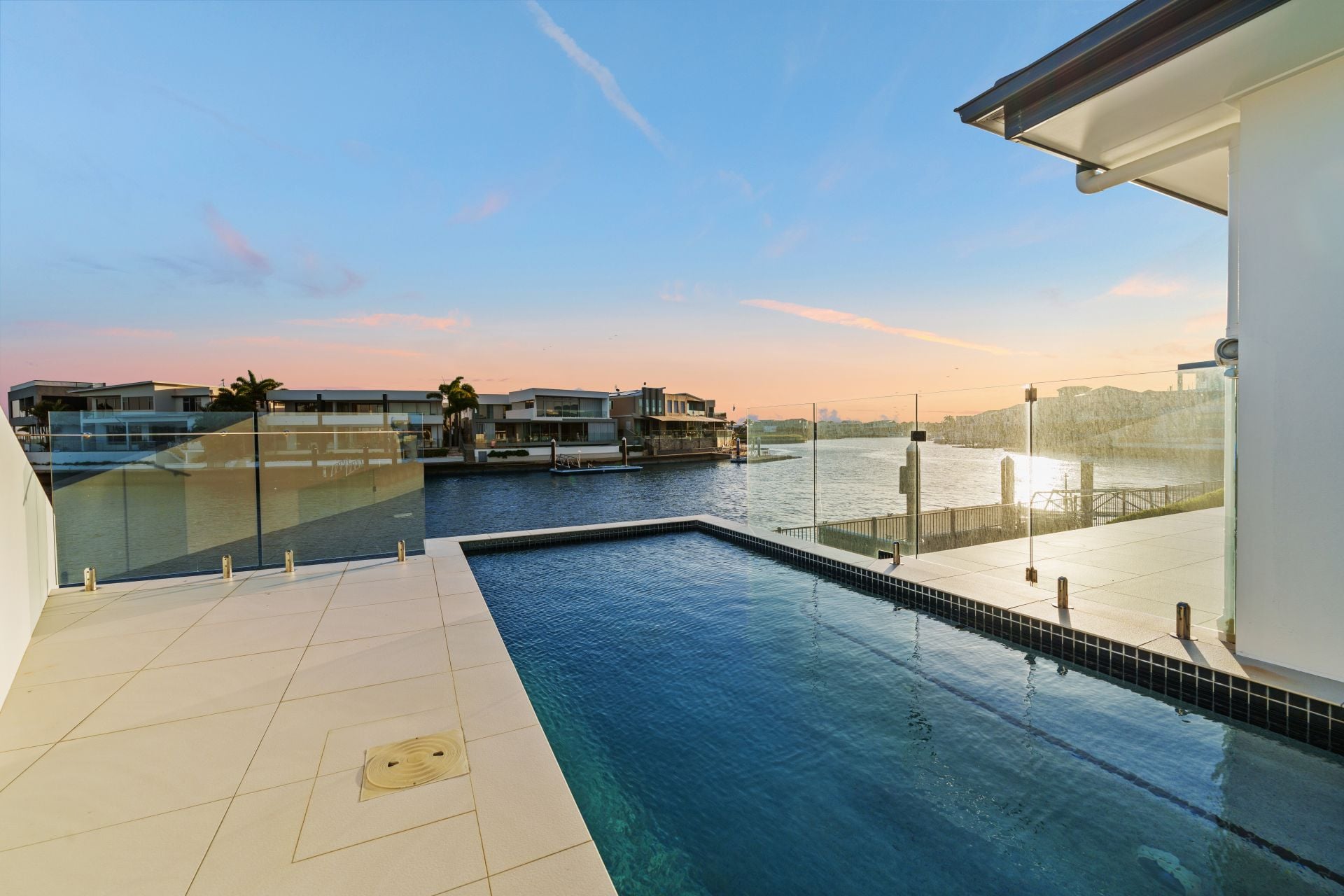 61 Knightsbridge Parade East, Sovereign Islands QLD 4216, Sovereign Islands - Thumbnail 8