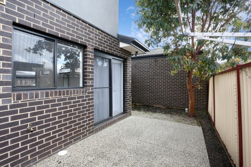 2/68 Heyington Avenue, Thomastown