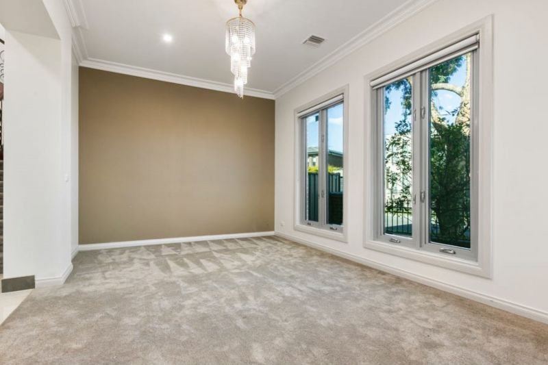 10 Wattlebird Crescent, Reservoir