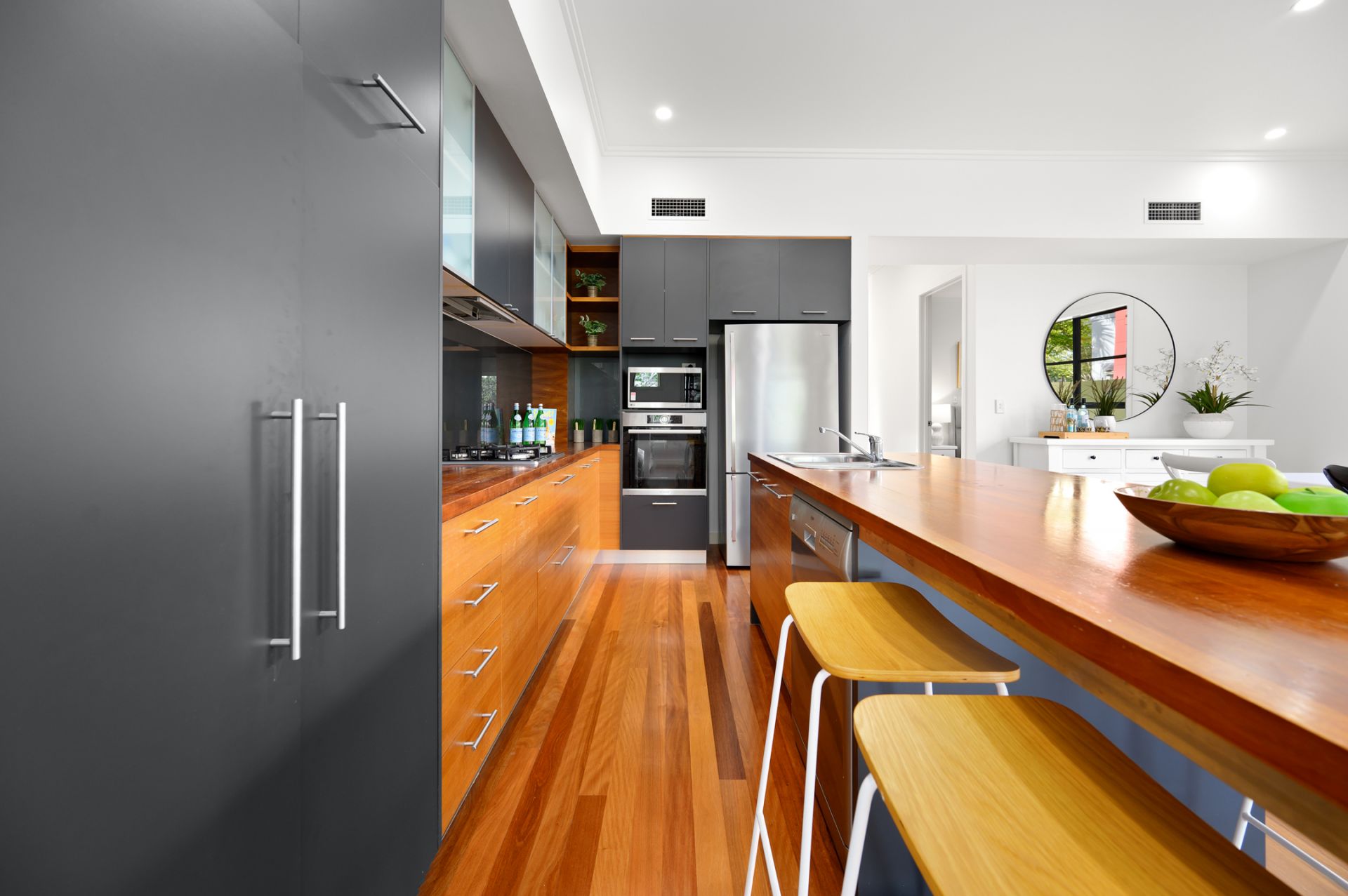 6025 Lucerne Circuit, Hope Island - Thumbnail 4