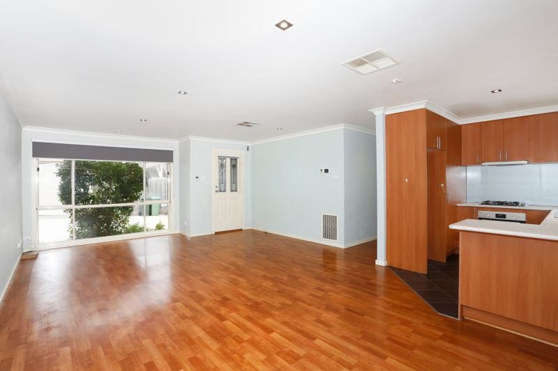 2/66 Barry Street, Reservoir