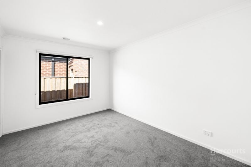 8 Isaacs Street, Deanside