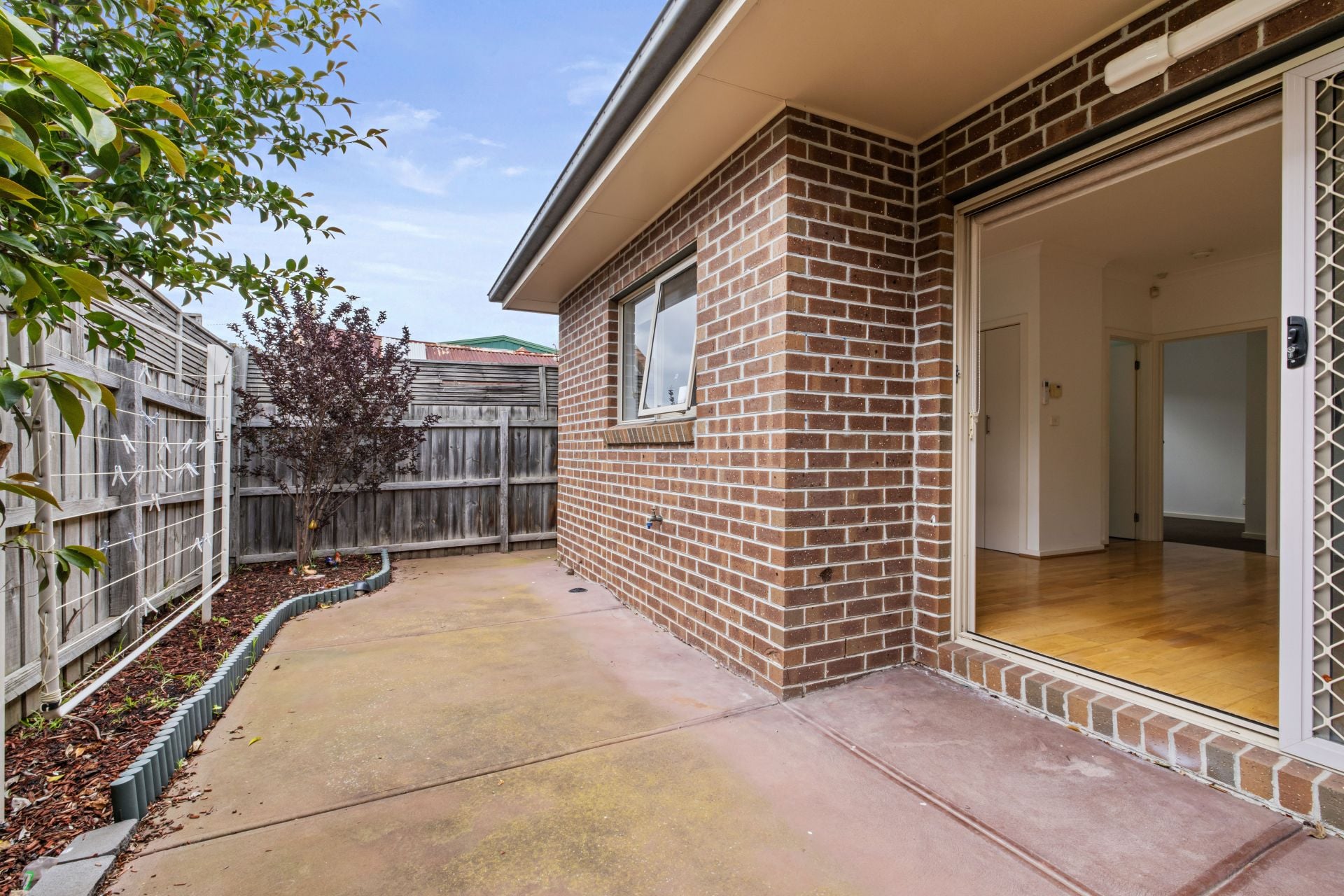 Modern 2-Bedroom Unit in Prime Reservoir Location