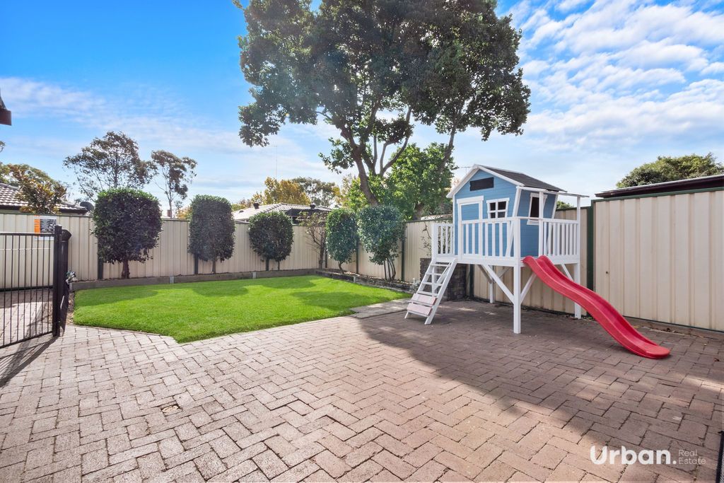 Mcgraths Hill 59 Andrew Thompson Drive