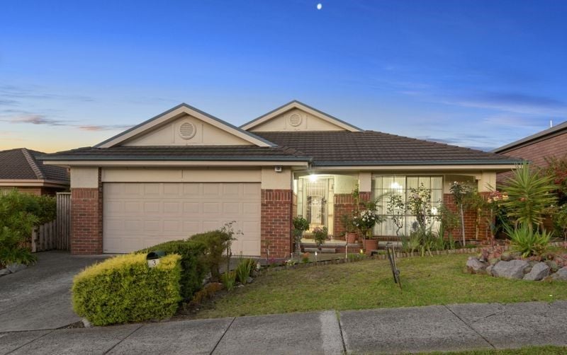 3 Scoble Place, Narre Warren VIC