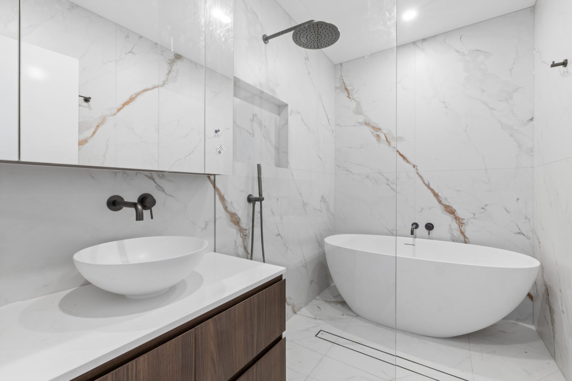 Simply Stunning Three-Bedroom Townhouse