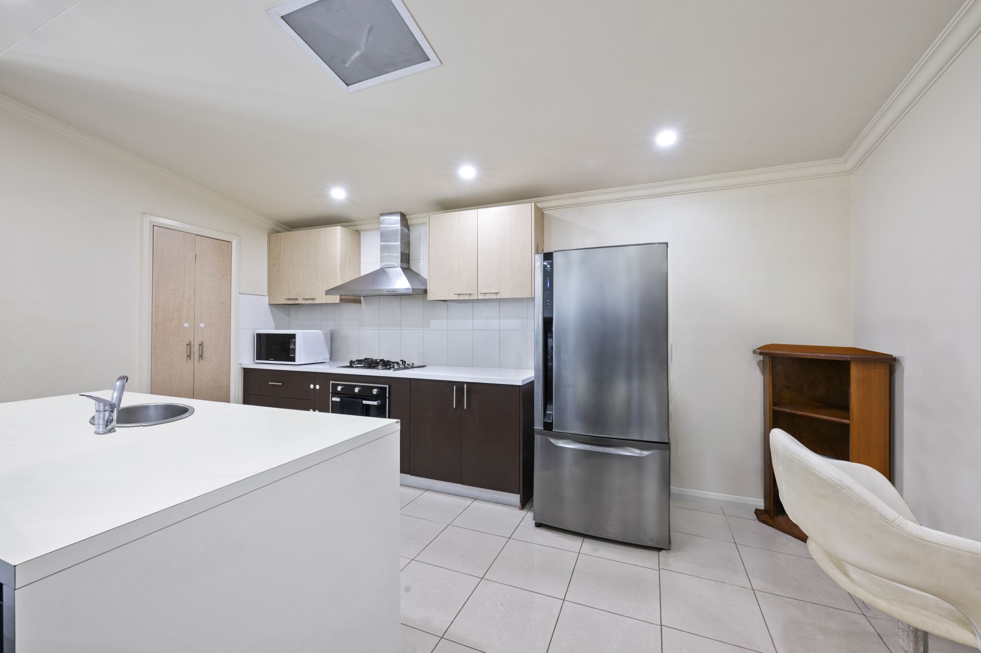 208 Doveton Crescent, Soldiers Hill, Soldiers Hill - Thumbnail 5