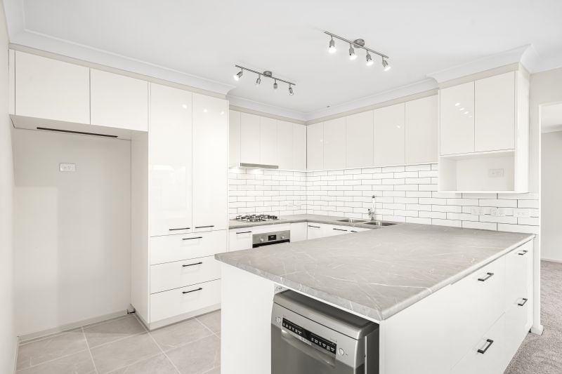 15 Sunbird Gardens, Epping