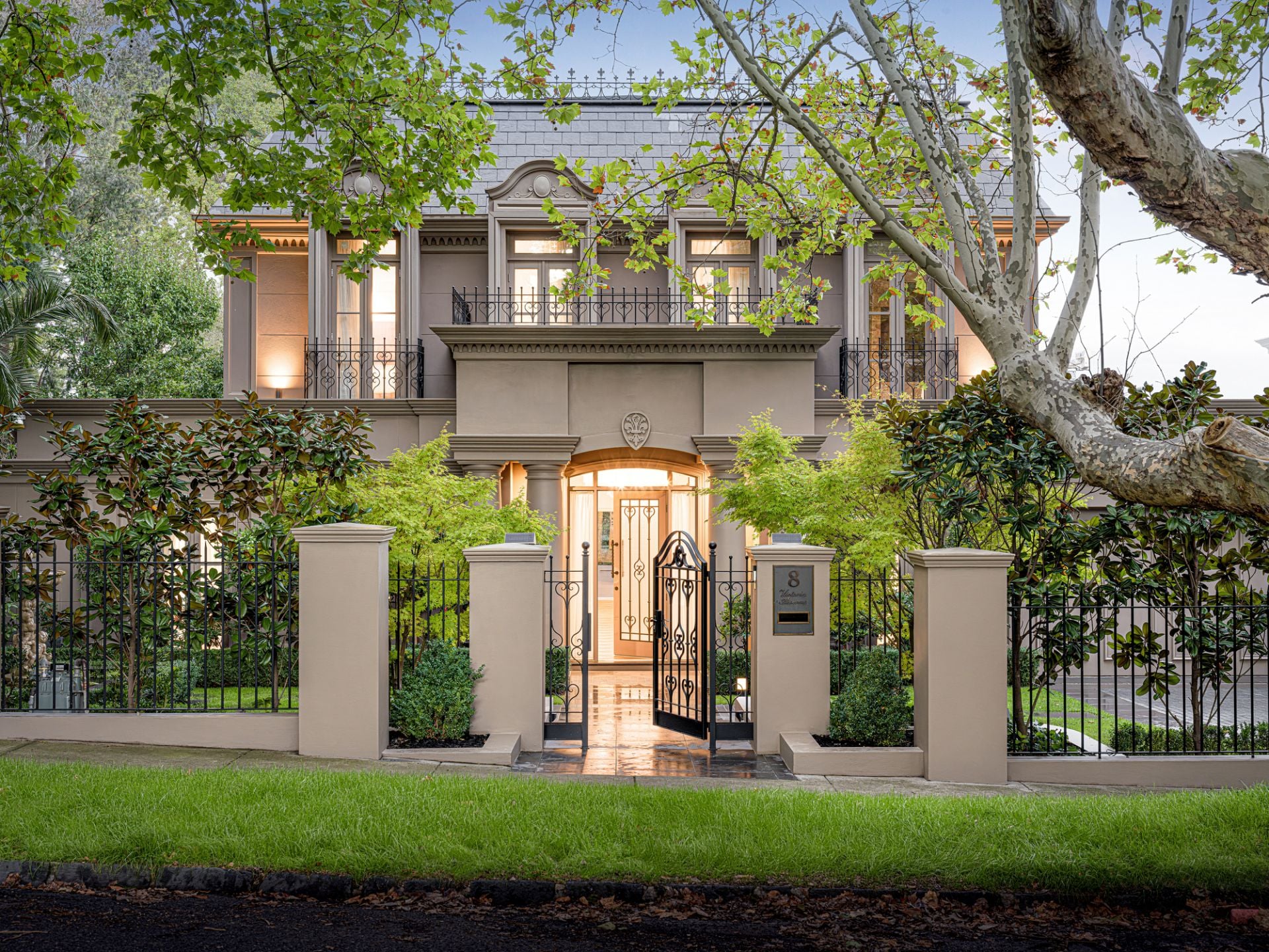 8 Victoria Avenue, Canterbury, Canterbury - Image 1