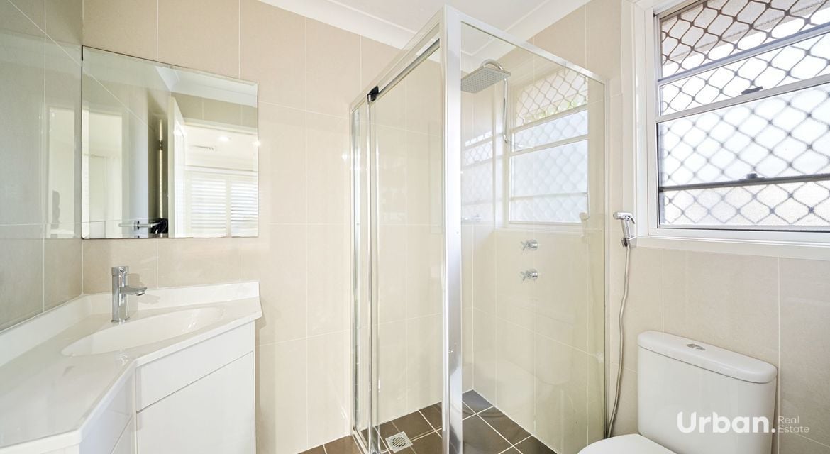 Ambarvale 8 Sikes Place