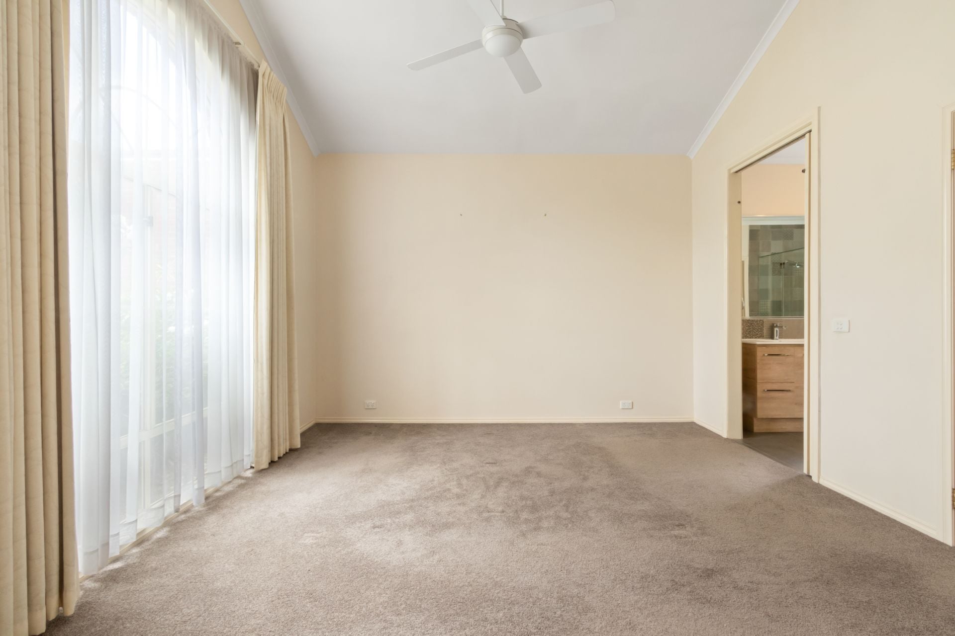 Peaceful Parkside Family Comfort