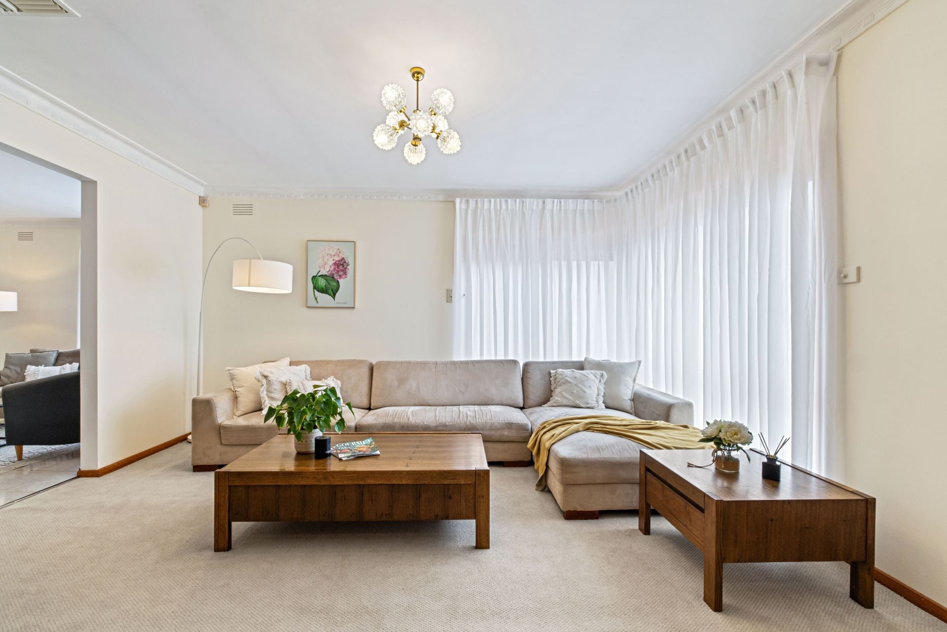 Charming Family Home with Outdoor Extras in Prime Thomastown Location!