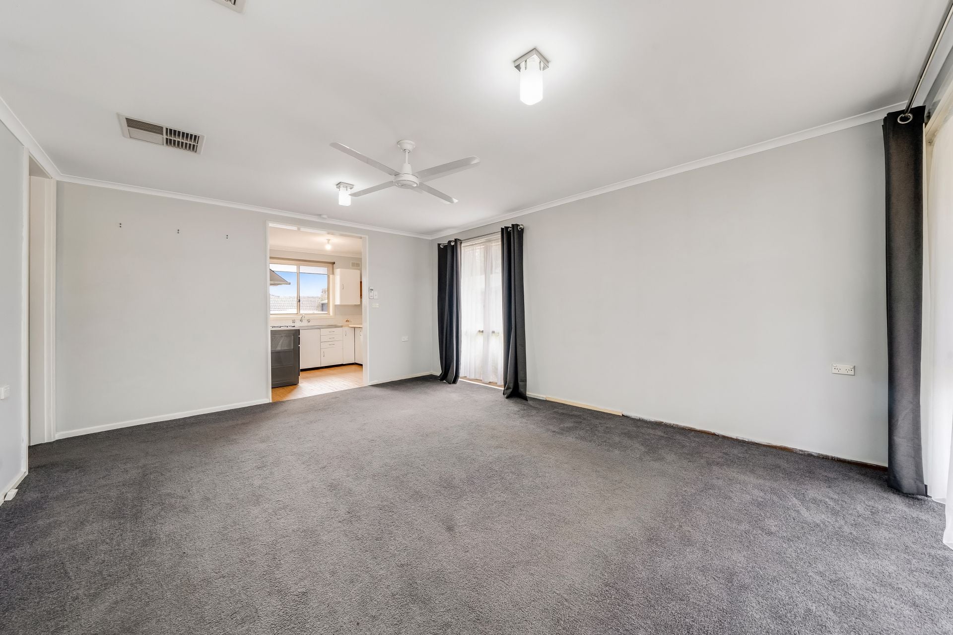 7 Queenbar Road, Queanbeyan, Queanbeyan - Thumbnail 4