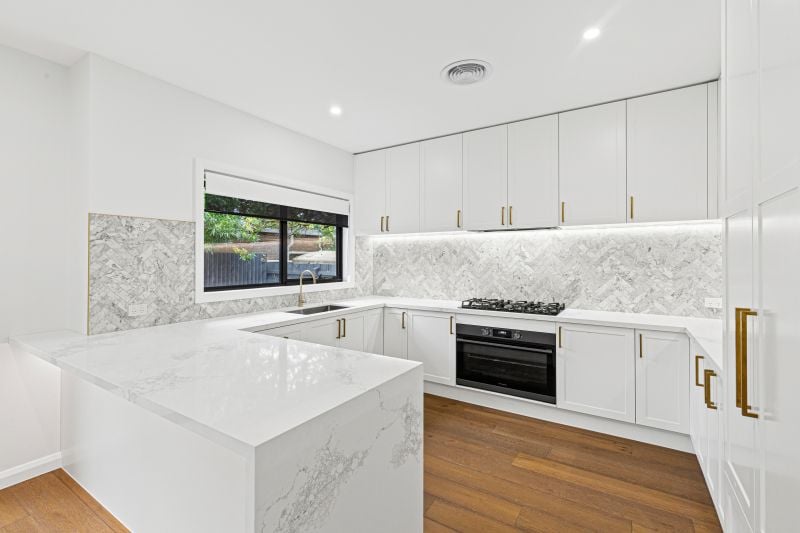 2/12 Allan Avenue, South Morang