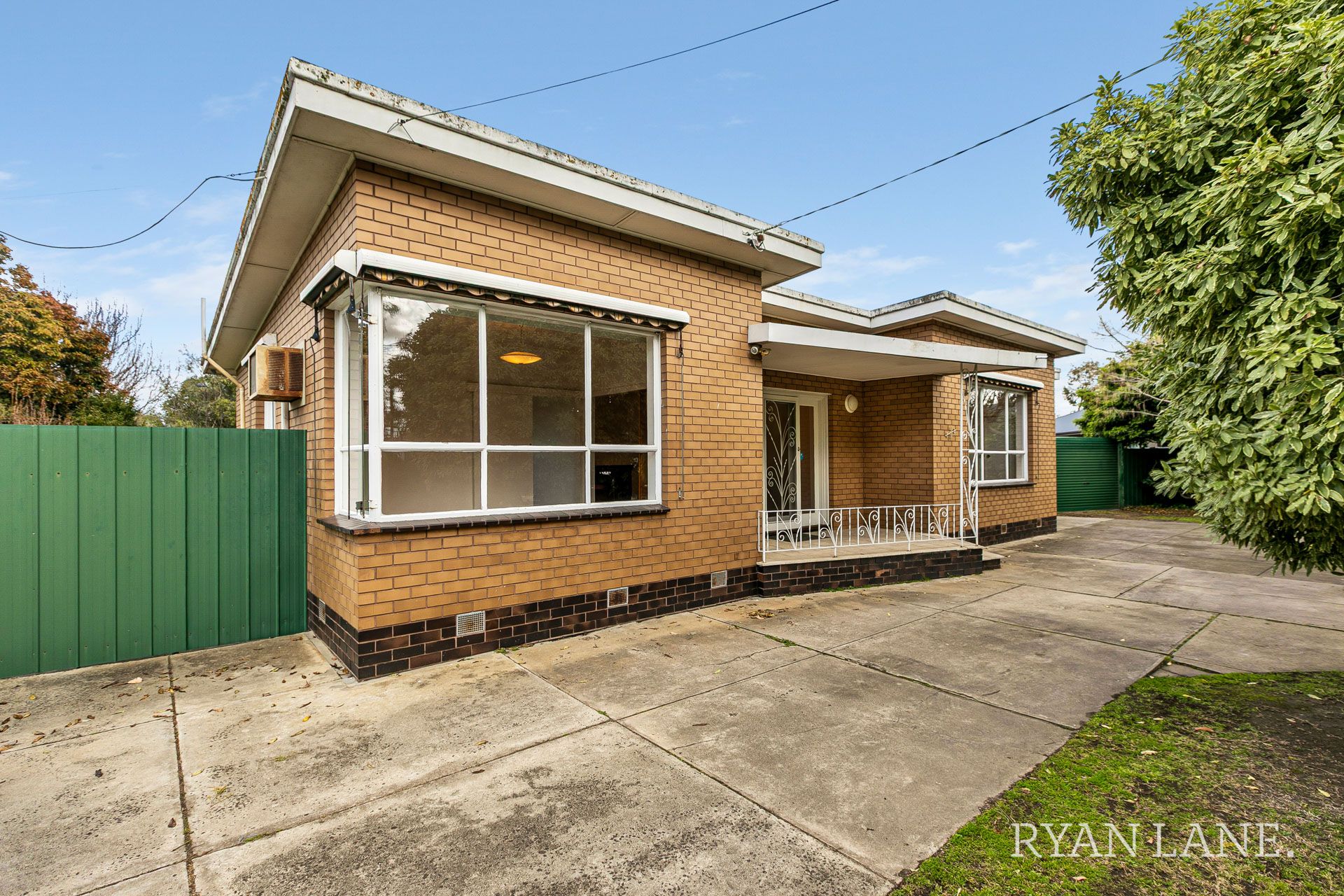 1 Gloucester Court Seaholme VIC, Seaholme - Thumbnail 3