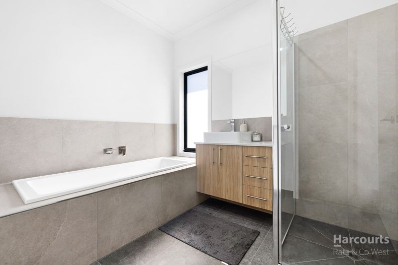 4 Scatter Road, Fraser Rise