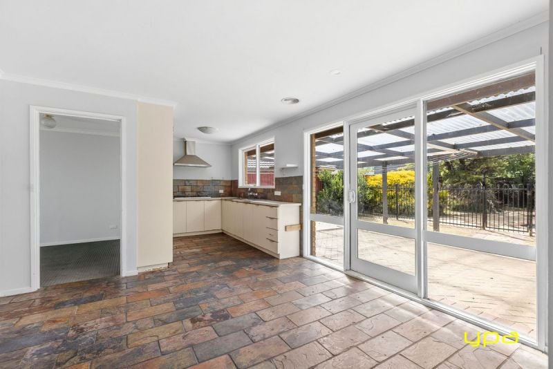 12 Strathavan Drive Berwick VIC, Berwick - Thumbnail 6