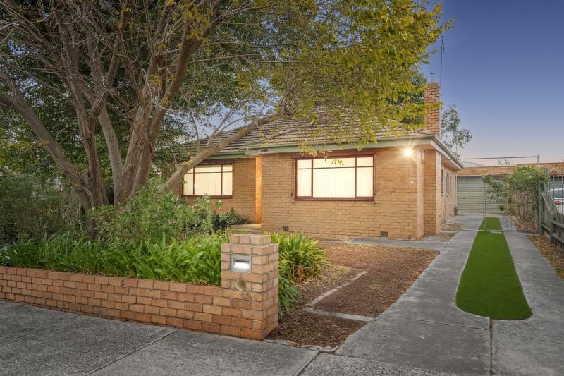 37 Macartney Street, Reservoir