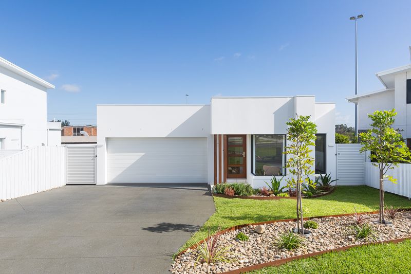 21 Peregrine Drive, GREENHILLS BEACH, Greenhills Beach - Thumbnail 2