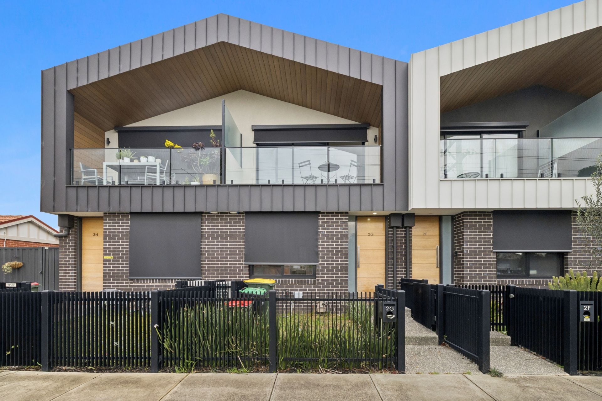 Low-Maintenance Luxury In A Prized Reservoir Location