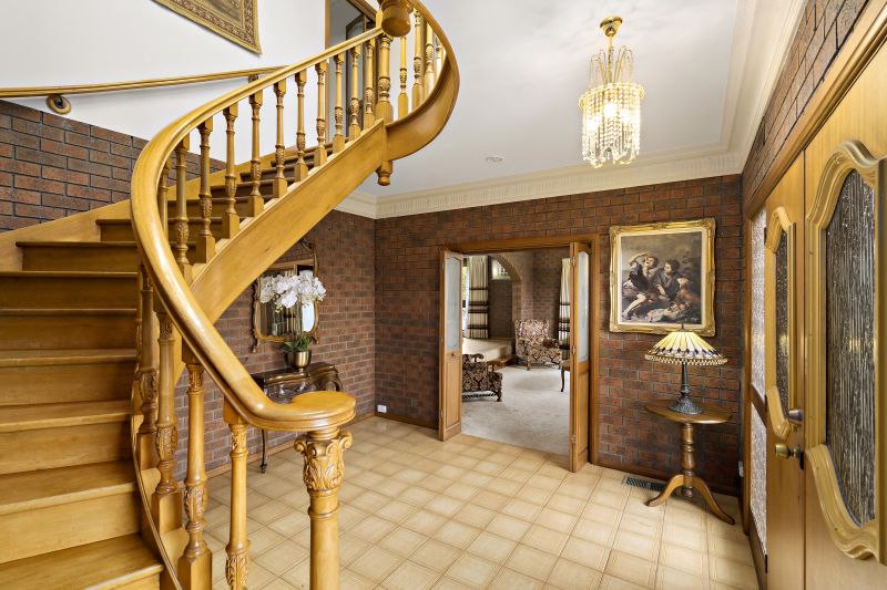 1 Hiah Close, Greensborough