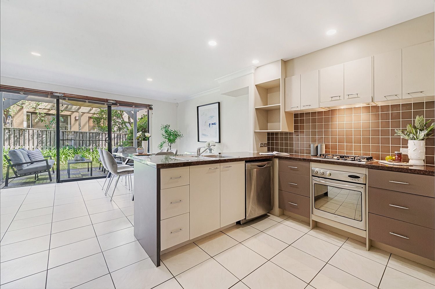 14 Allamanda Way, Thornleigh, Thornleigh - Thumbnail 4