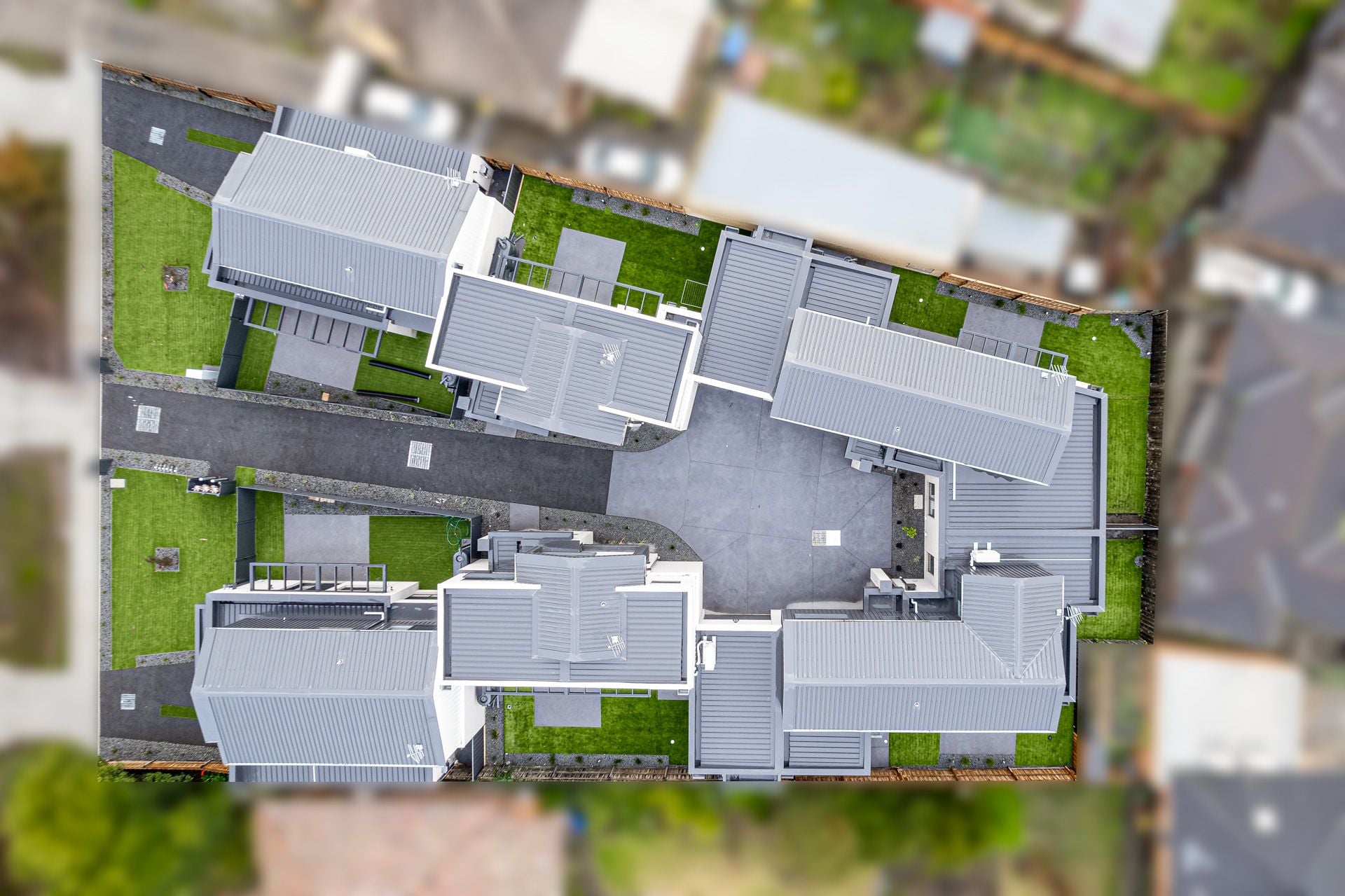 Modern Two-Bedroom Townhouse in a Prime Reservoir Location