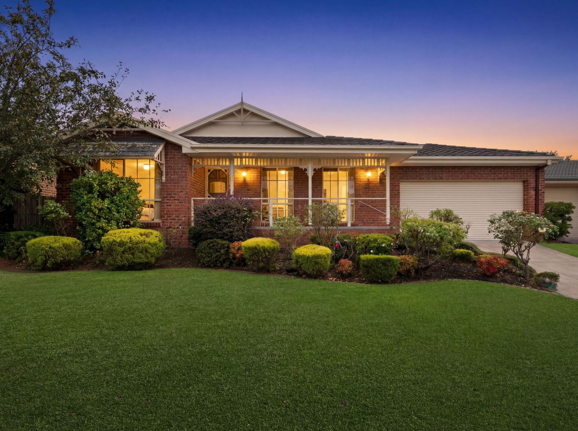 13 Magarra Crescent, Berwick VIC, Berwick - Thumbnail 2