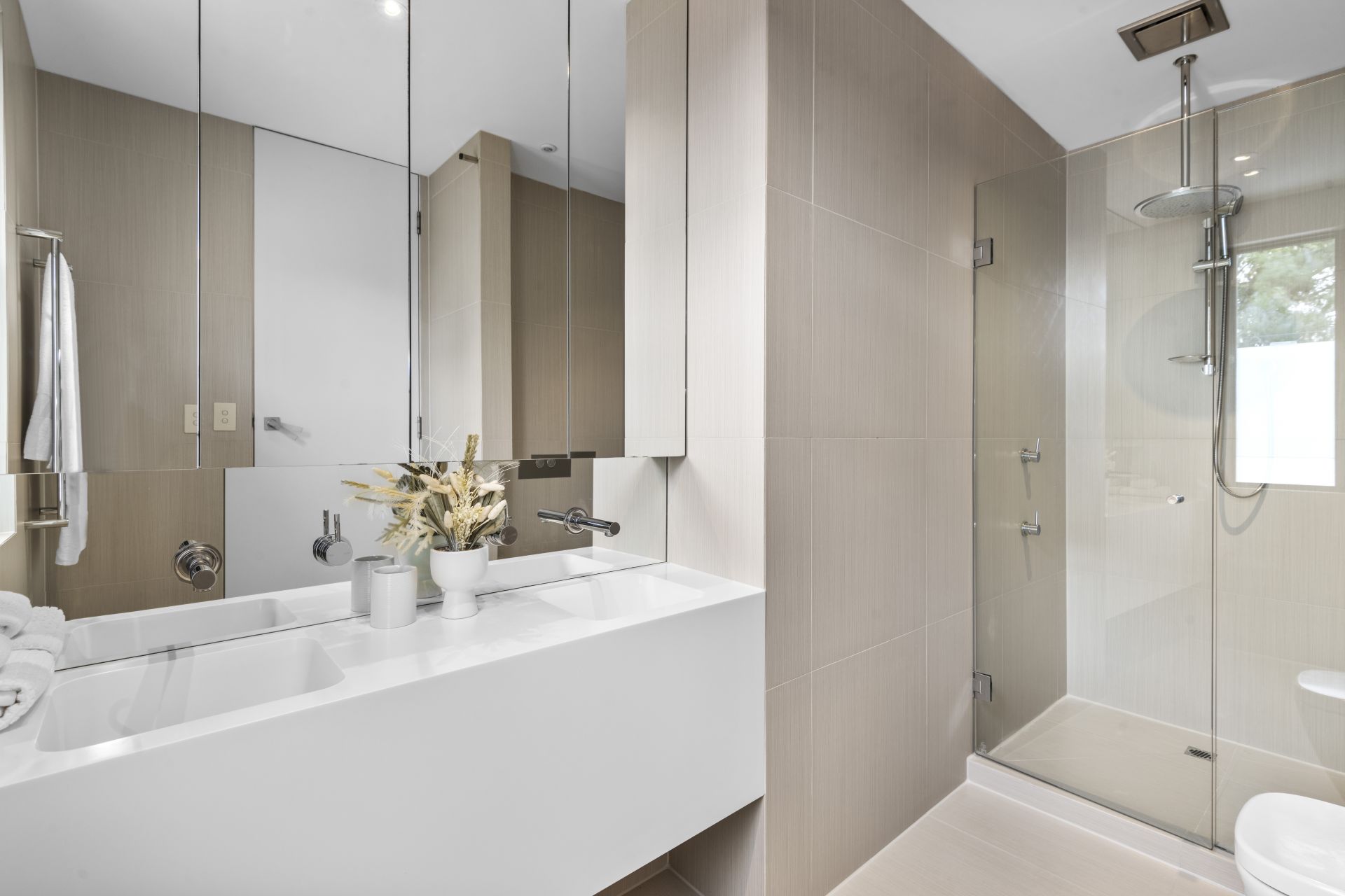 Large Terrace Living Near Merri Creek