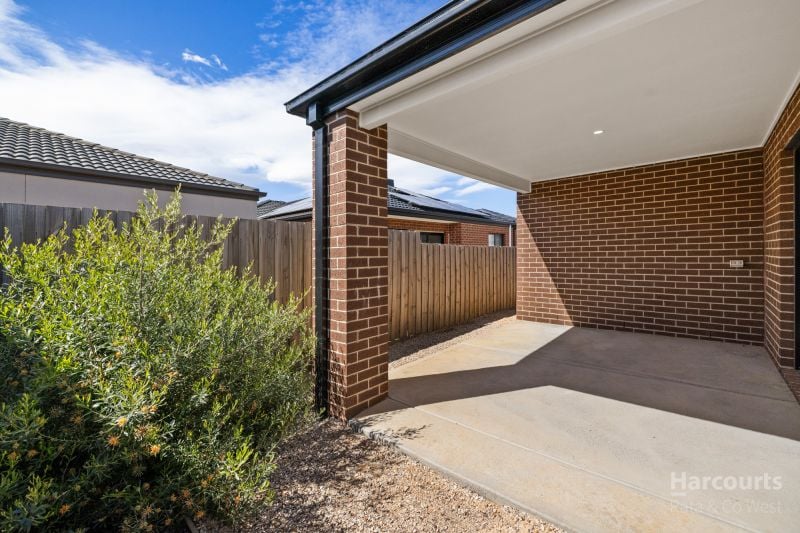 8 Isaacs Street, Deanside