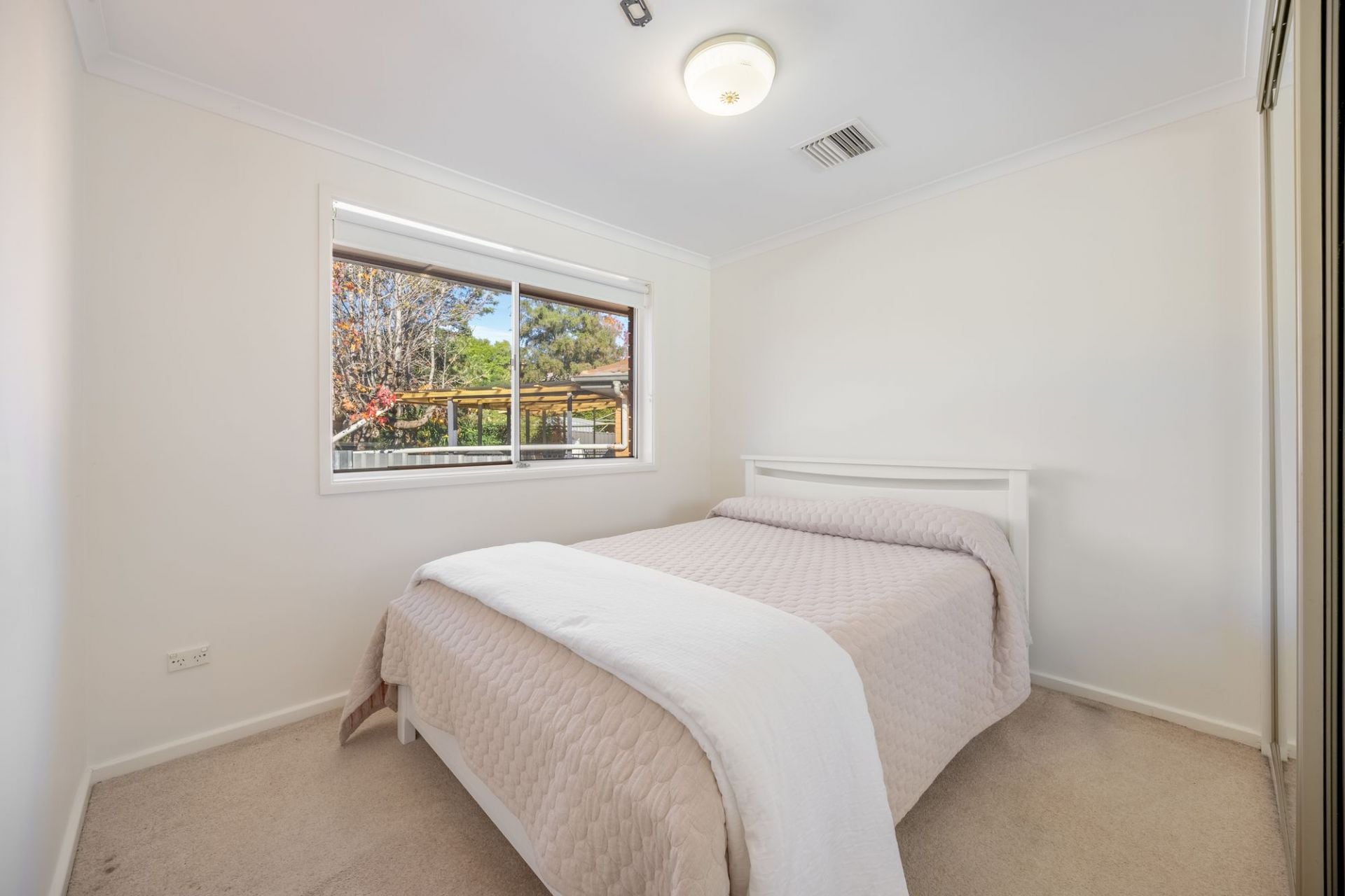 17 Bendora Avenue Queanbeyan NSW, Queanbeyan - Thumbnail 8