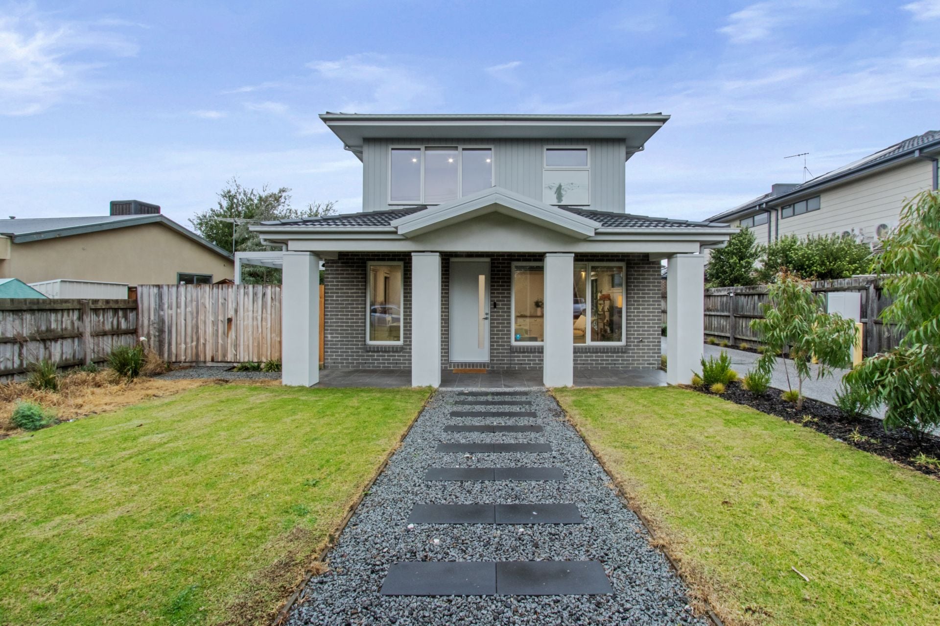 Stylish 3-Bedroom Townhouse in Prime Reservoir Location