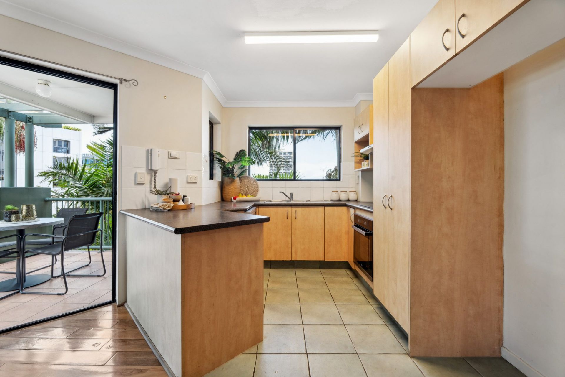 7/6 White Street, Southport - Thumbnail 4