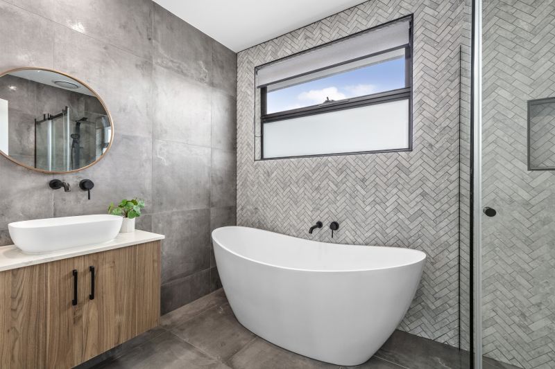 2/15 Travers Street, Thomastown