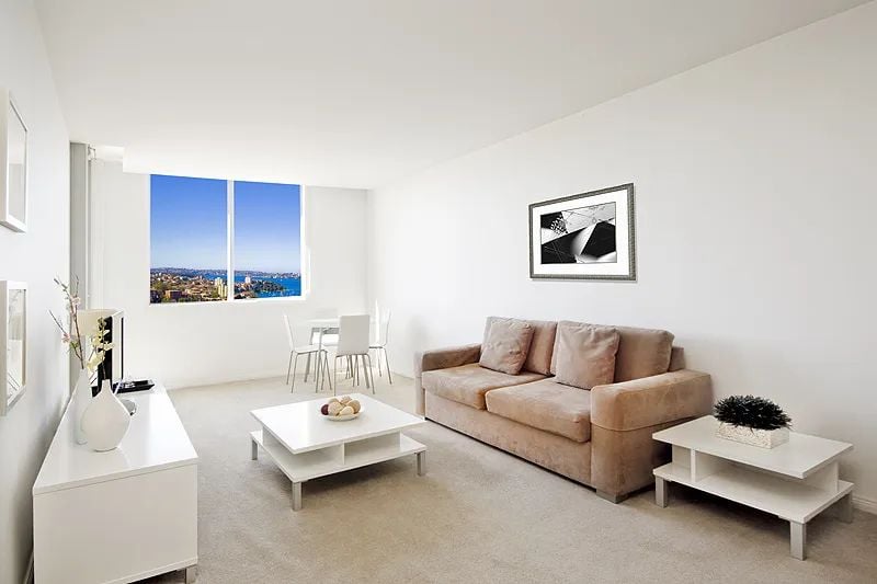 HOLDING DEPOSIT RECEIVED - Viewings cancelled