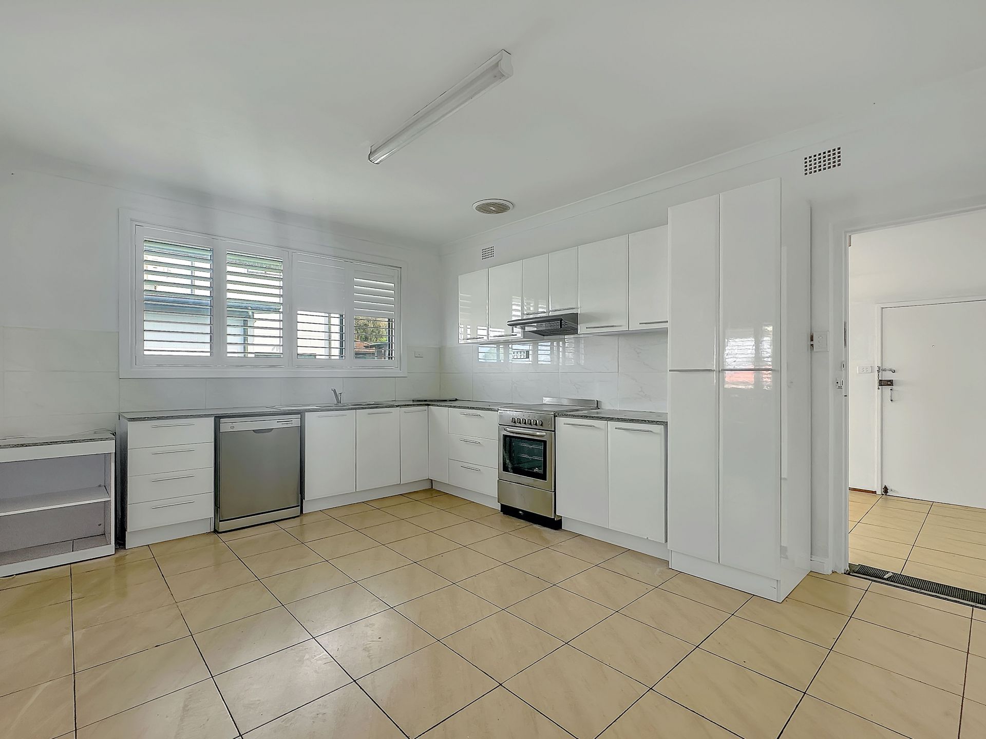 304 Shellharbour Road, Barrack Heights NSW, Barrack Heights - Thumbnail 4