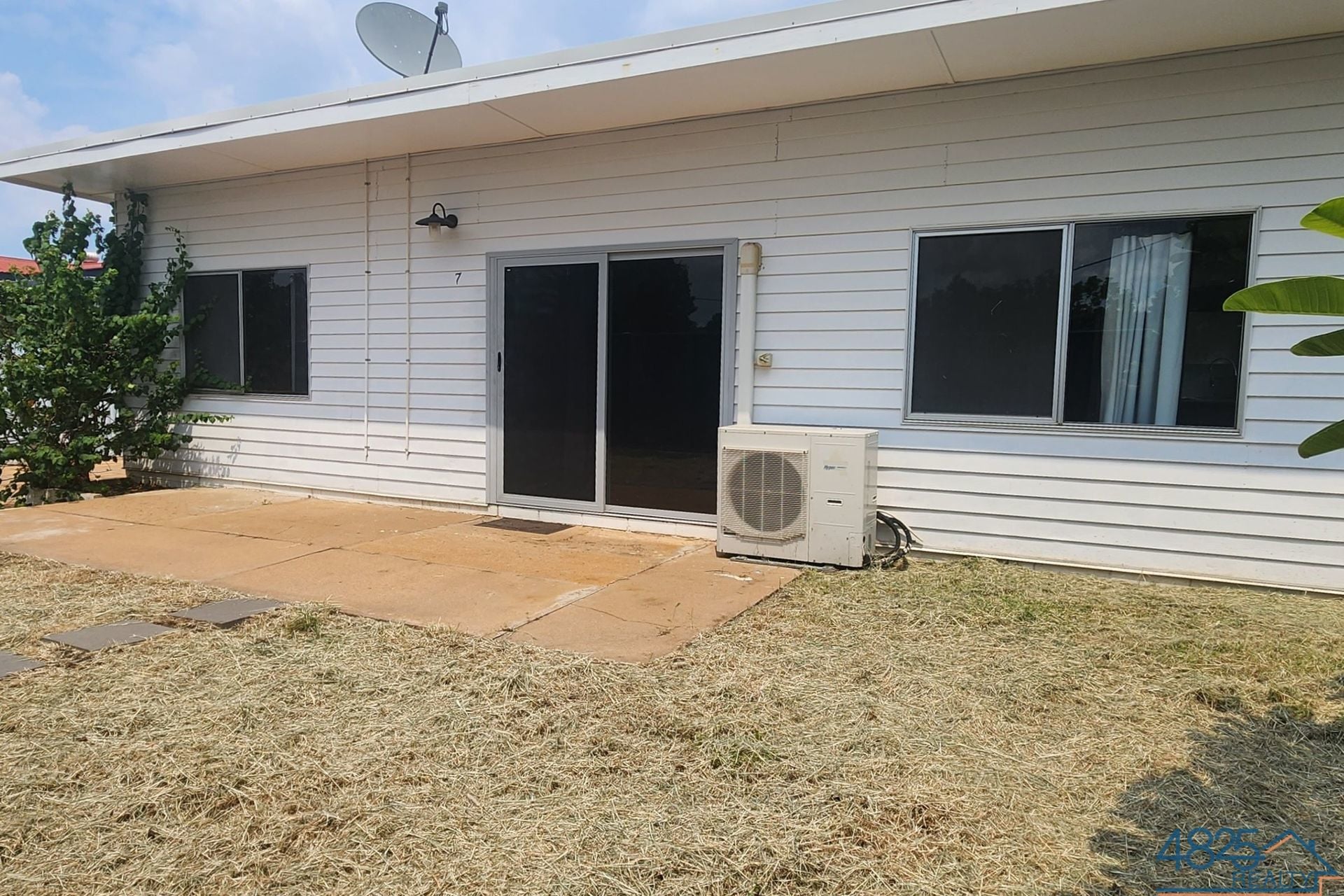 7 Clairs Street Mount Isa QLD, Mount Isa - Thumbnail 2