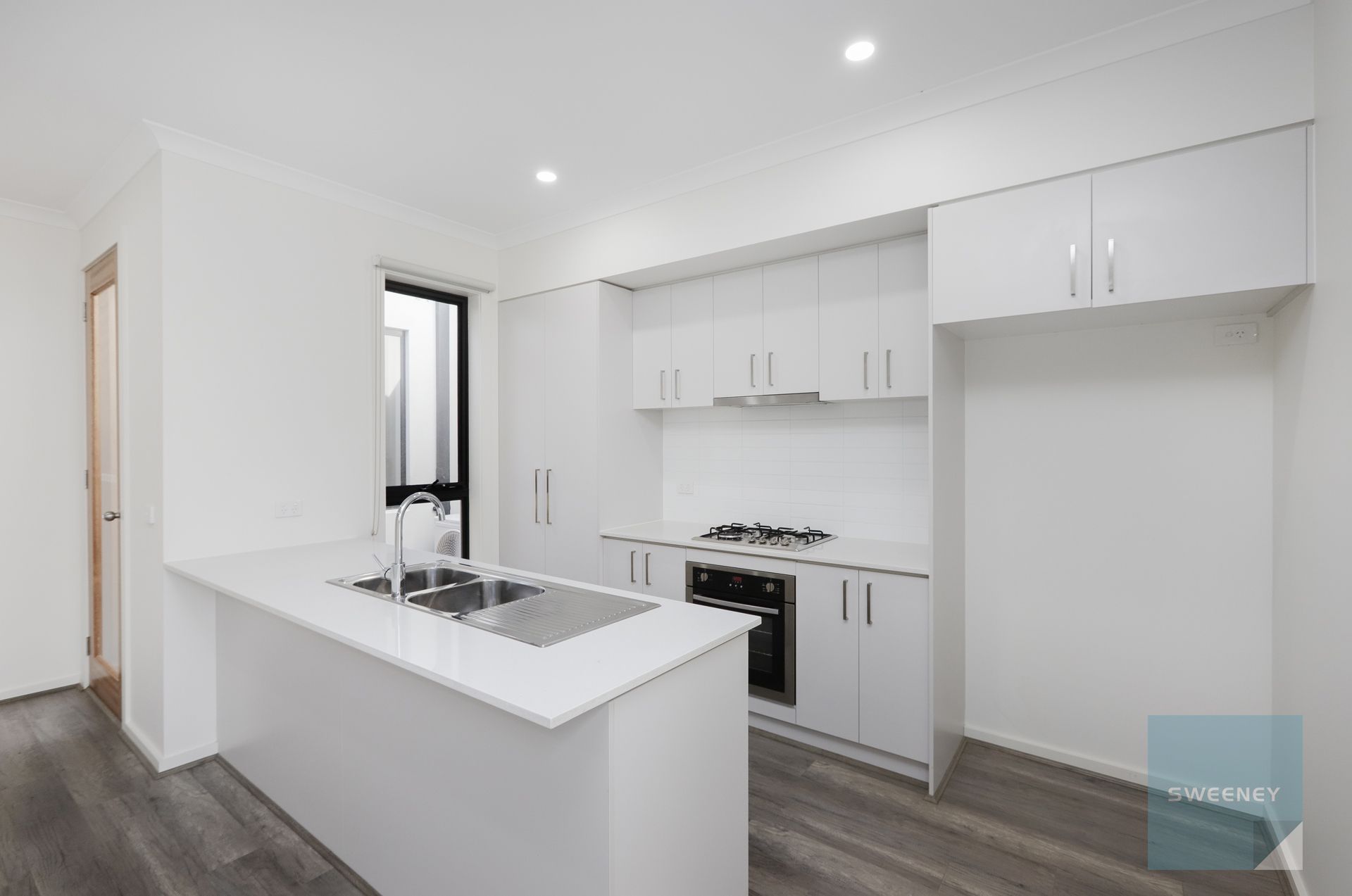 16 Kingdom Boulevard, Weir Views - Thumbnail 6
