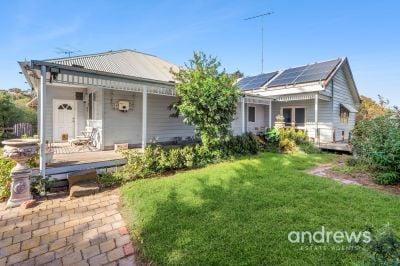 1 Riverview Road, Inverleigh
 
 
 $845,000 - $885,000, Inverleigh $ - Thumbnail 2