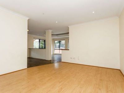 9 Curalo Mews, South Lake