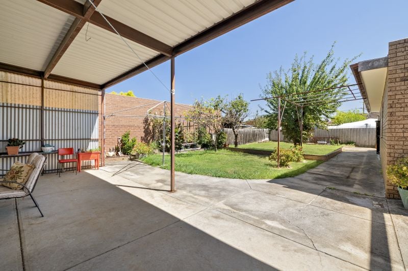 14 Deakin Avenue, Lalor