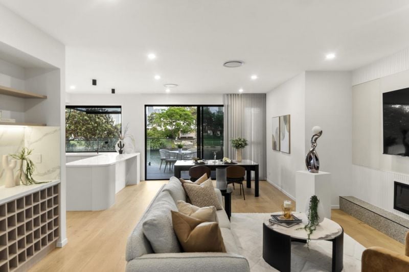 51 Rudd Street, Broadbeach Waters - Thumbnail 8