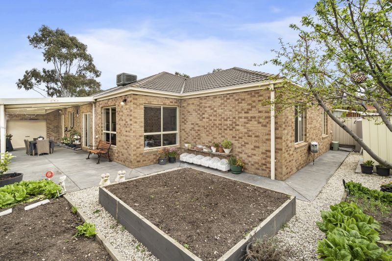 33 Hayston Boulevard, Epping