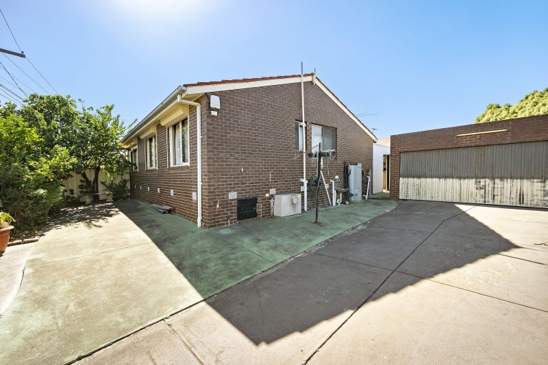15 Pinetree Crescent, Lalor