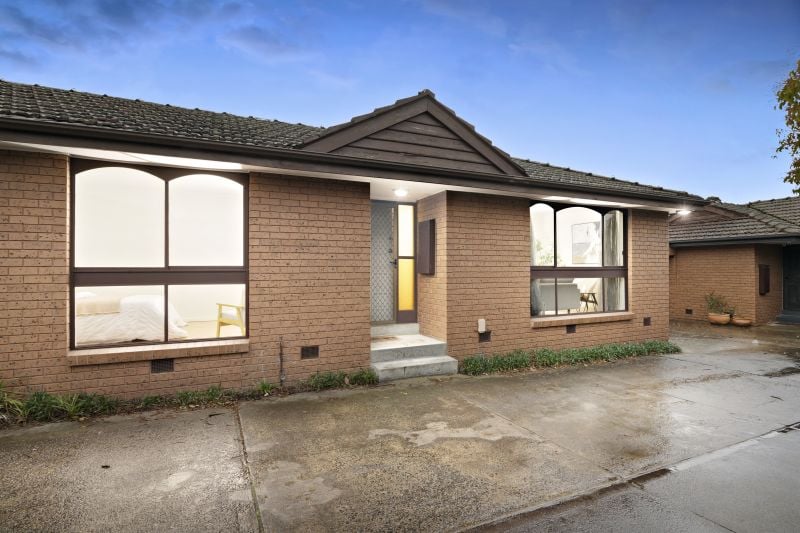 2/10 Goulburn Avenue, Reservoir