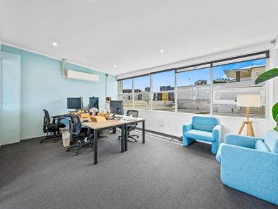 NEWSTEAD STYLE AT AN UNBEATBLE PRICE - ALL OFFERS CONSIDERED!