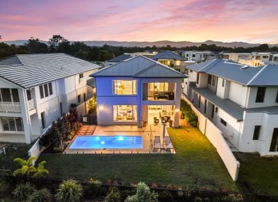Golf Course View Home in Gated Hope Island Resort