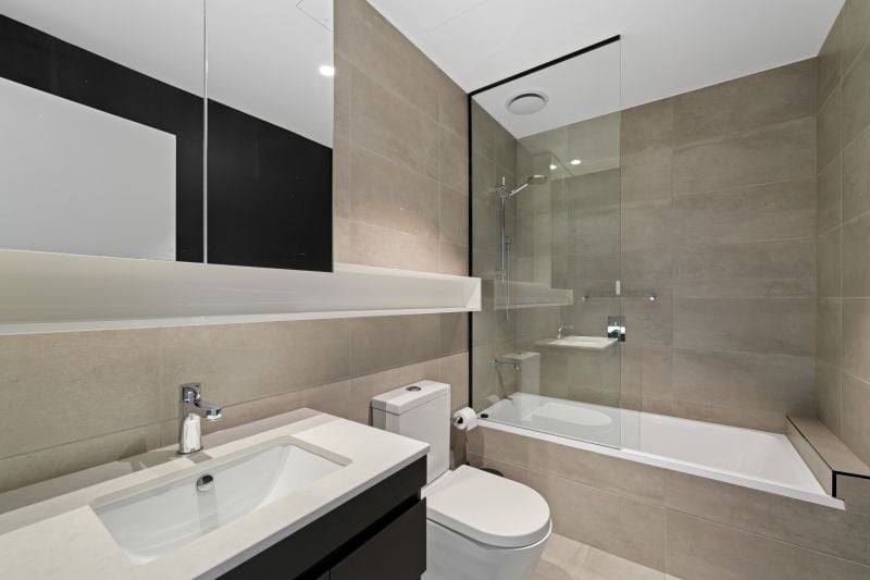 Modern Urban Living I Prime Position Moments from Ed.Square & Station