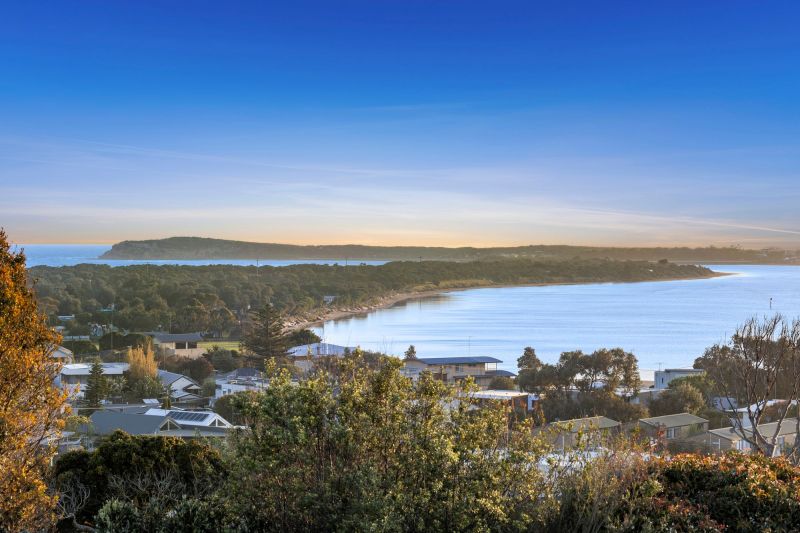 7 The Avenue, Ocean Grove VIC 3226